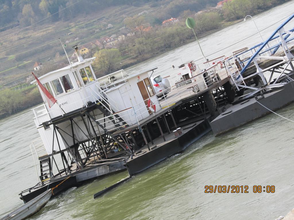 Hotel Restaurant Wachauerhof Spitz an der Donau Exterior photo